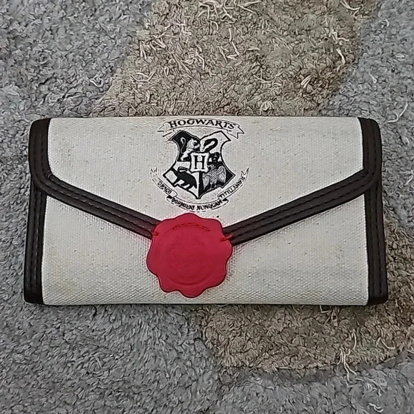 Harry Potter Hogwarts Letter style Trifold wallet - Picture 1 of 3